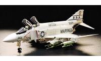 Tamiya McDonnel F-4J Phantom USMC 